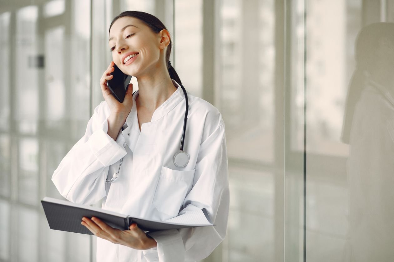 Secretária IA Substitui Recepcionista? Verdades, Custos e o que Fazer
